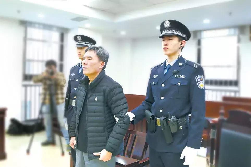 炸锅了（世界杯决赛）中非共和国并且意大利比分专栏文章-独家调查